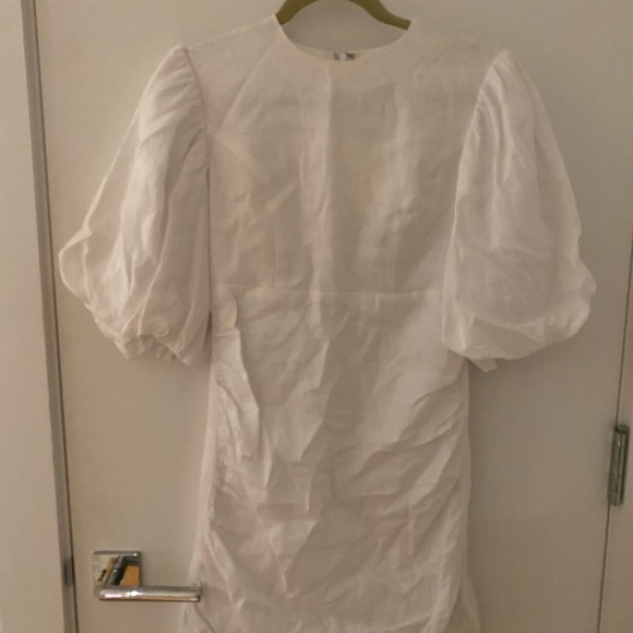 Dissh Bullock white linen gathered dress, size US 4. Never worn, new with tags. - Picture 5 of 7
